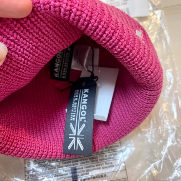 ๐ NWT kangol cardinal 2 way beanie pink kangaroo - Picture 2 of 4